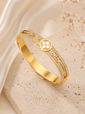 Elegant Clover Crystal Stainless Steel Bangle