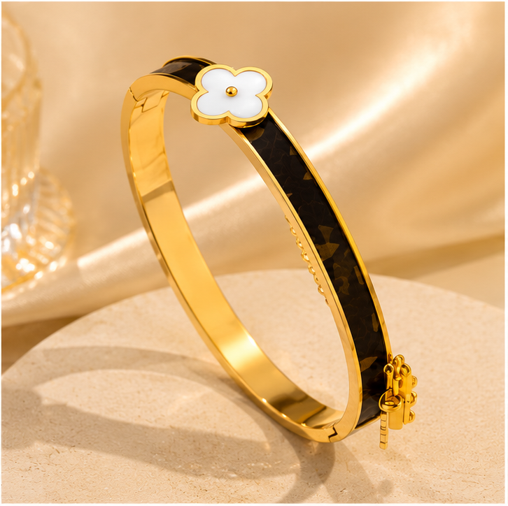Clover Charm Gold Bangle